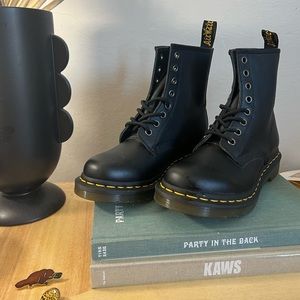 Dr. Martens 1460 Women’s Smooth Leather Boots | NEW NEVER WORN